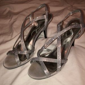 Nina’s Silver Bling Open-Toed Criss Cross
